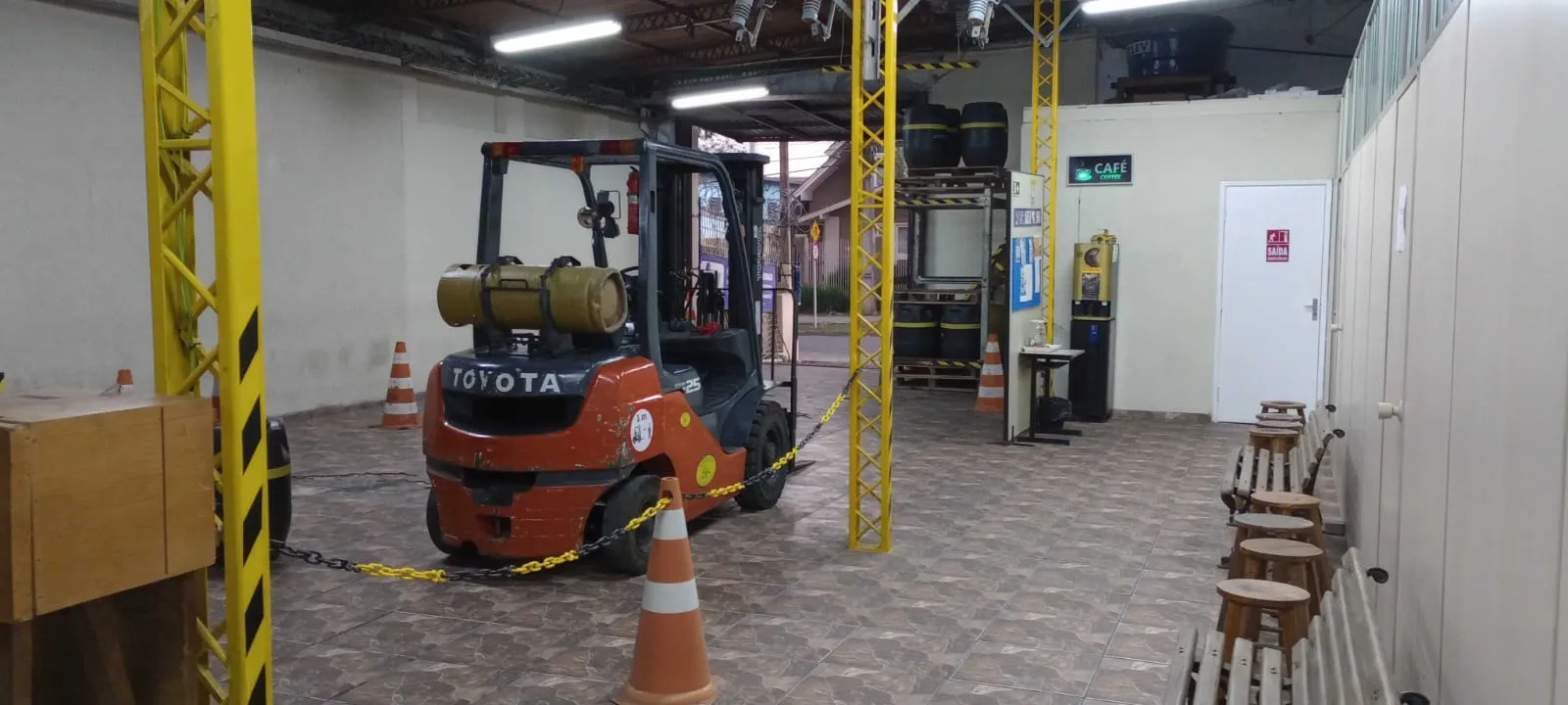 Imagem ilustrativa de Operador de empilhadeiras em São José dos Pinhais